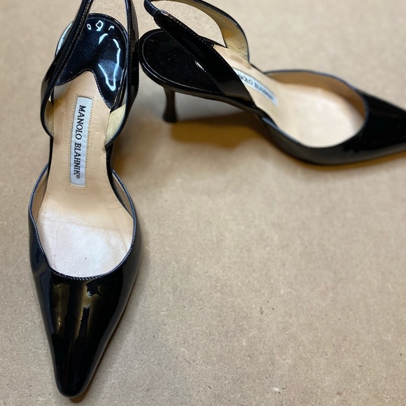 SOLD- MANOLO BLAHNIK✨ - Picture 2 of 7